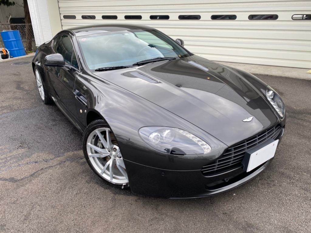 車種：アストンマーチン　V8ヴァンテージ